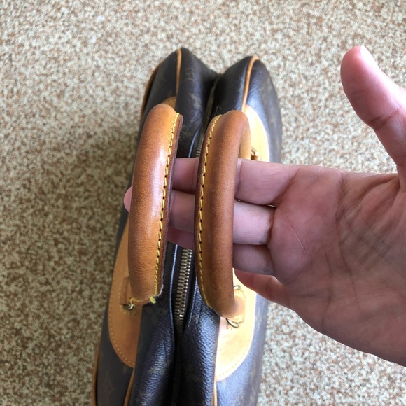 Authentic Louis Vuitton Deauville w lock - Picture 7 of 8